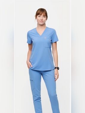 FIGS Catarina One Pocket Women's V-Neck Medical Scrub Top Ceil Blue Size L